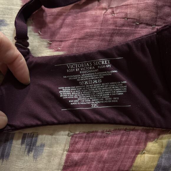 Victoria’s Secret Push-Up Wine Lace Padded 32C - Picture 2 of 5